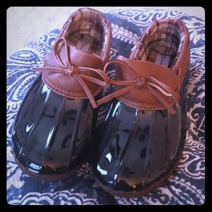 New NIB Womens All Weather shoes booties black 8.5